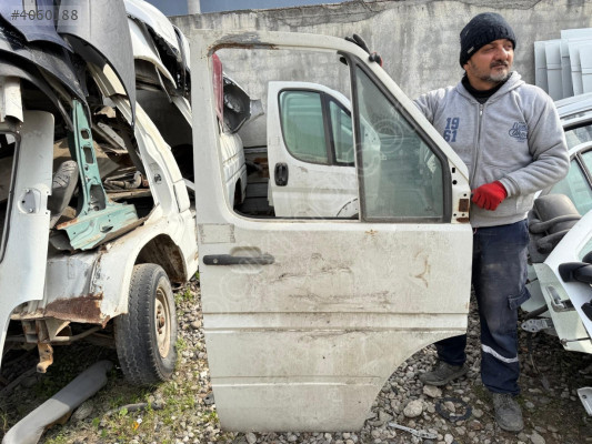 MERCEDES SPRİNTER SAĞ ÖN KAPI ORJİNAL ÇIKMA TEMİZ ÜRÜN