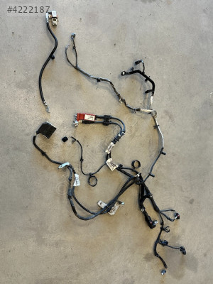 FORD FOCUS MOTOR İÇİ AKÜ TESİSATI