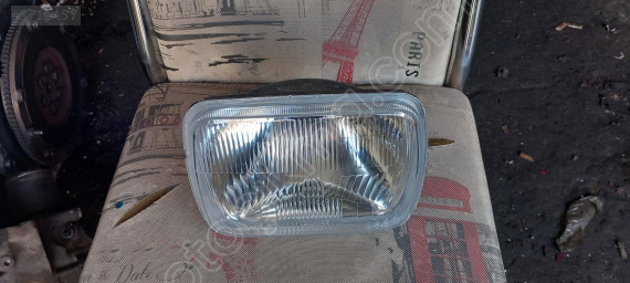 Mazda 323 hatcback ön far