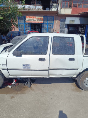Hilux sol ön kapı