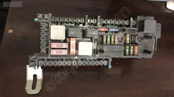 MERCEDES E250 SİGORTA KUTUSU OTO FEDAİ