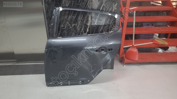 RENAULT MEGANE 3 HB ORİJİNAL ÇIKMA SOL ARKA KAPI
