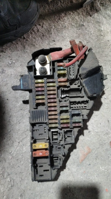 BMW E60 E61 Sigorta Kutusu 6906599-05