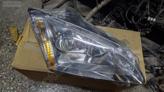 2005-2008 Ford Focus 2 sağ far içi beyaz (yeni LHD)