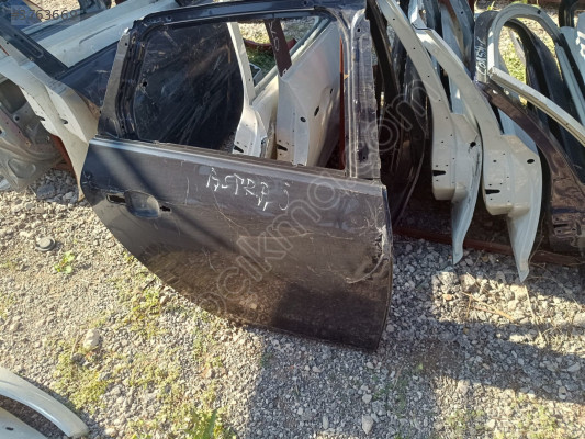 Opel astra j sag arka kapı