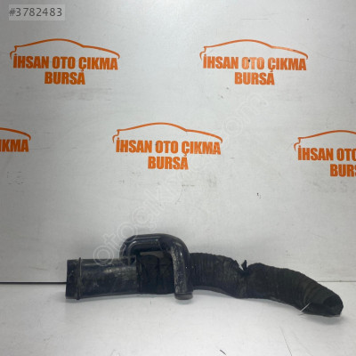 Laguna 2 Hava Filtre Borusu 8200235079 Orijinal Arabadan sökme
