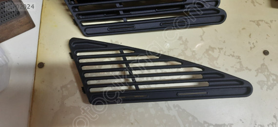 Citroen Berlingo 98-05 Kalorifer orta ızgarası 3D