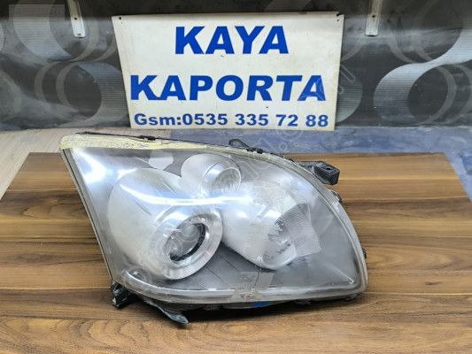 Toyota Avensis 2007 sağ FAR