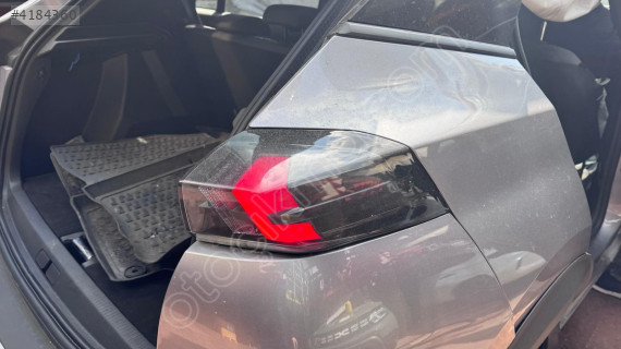 PEUGEOT 2008   -  STOP SAĞ ARKA