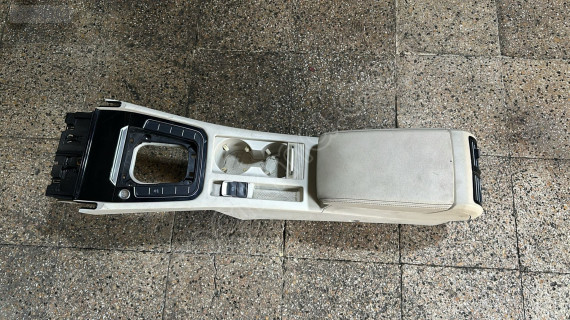2015-2019 VW PASSAT B8 ORTA KONSOL BEJ VİTES ÇERÇEVESİ ORJ ÇIKMA