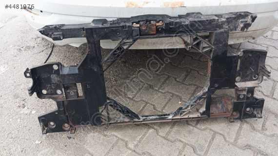 Renault Fluence ön panel 752107160R