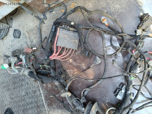 Renault Megane 4 motor içi elektrik tesisatı 1.5 otomatik