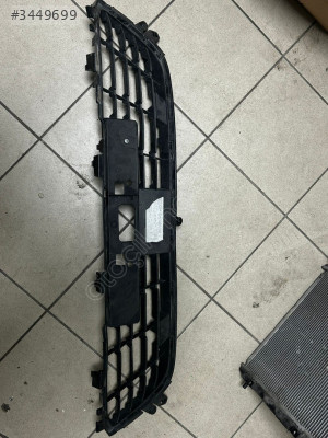 Clio 5 ÖN Tampon Alt Orta Izgara 622549102R