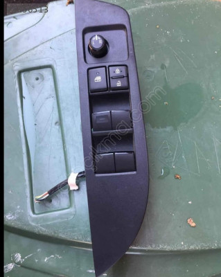 Toyota Corolla sol cam kumanda düğmeleri ve çerçevesi