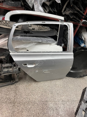 VOLKSWAGEN GOLF 6 SAĞ ARKA KAPI ORJİNAL ÇIKMA
