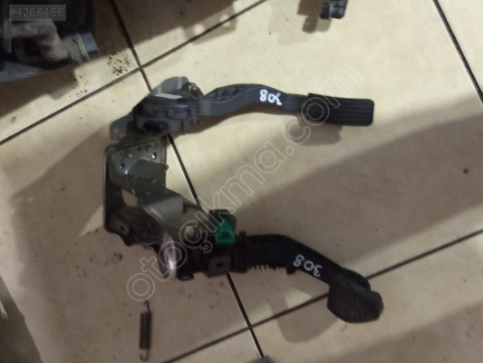 PEUGEOT 308 DEBRİYAJ PEDALI