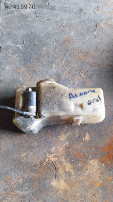 Opel ascona C fıskiye cam suyu deposu orjinal çıkma