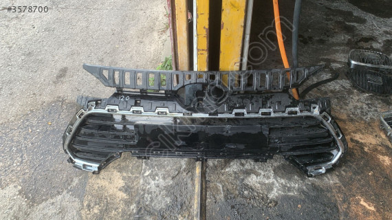 86569-c8700 Hyundai i20 ön panjur