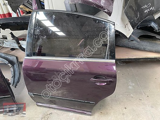 Volkswagen Passat B5 1.8 Sol Arka Kapı Çıkma Parçası