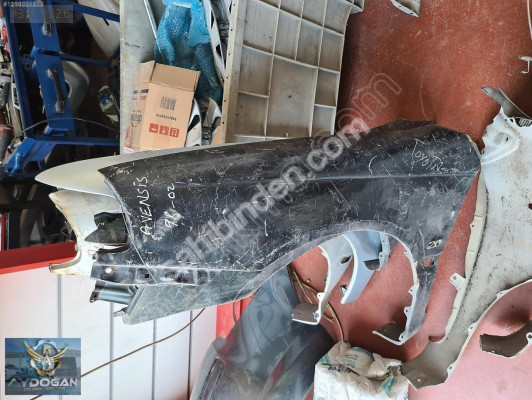 OTO CEM'DEN ÇIKMA TOYOTA AVENSİS 1998 2002 SOL ÖN ÇAMURLUK