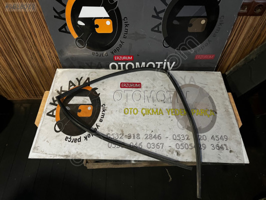 Corolla Sol Arka Cam Çerçeve Fitili Çıkma 98-02