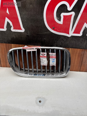 BMW F10 Lci Sağ Ön Panjur 51137203650  F10 Lci Sağ Böbrek-Izgara