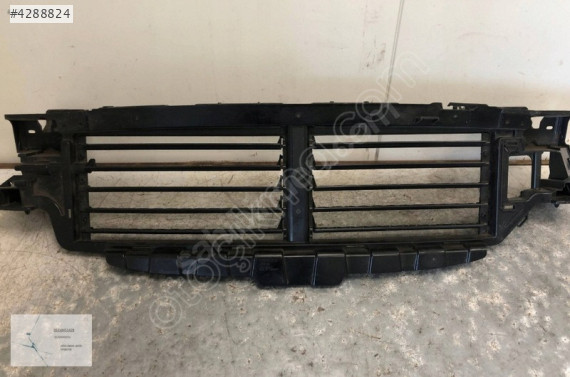 VOLVO XC60 ÖN MASKE ÜST HAVALANDIRMA BRAKETİ