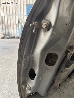 Ford Focus 1 sağ ön kapı menteşesi