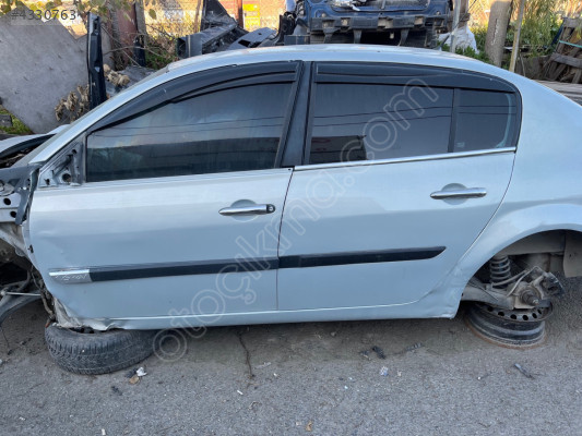RENAULT MEGANE 2 SOL KAPILAR ORJ ÇIKMA ADET FİYATI 15.000 TL