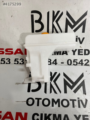 Nissan XTrail T31 Cam Su Bidonu