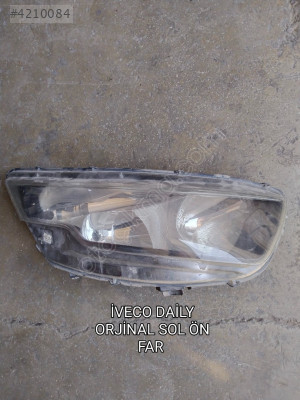 İVECO DAİLY ORJİNAL SAĞ ÖN FAR AZ HASARLI 2015-2025