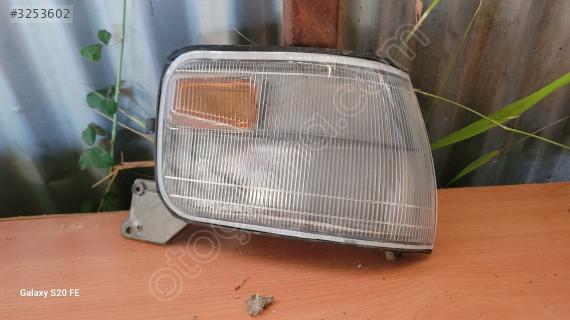 Mitsubishi l300 1998 sağ sinyal