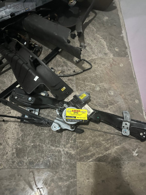 Mokka sağ ön cam krikosu
