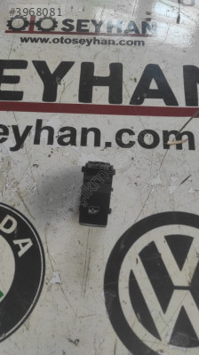 5G0959855N Golf 7 Sağ ön Kapı cam düğmesi