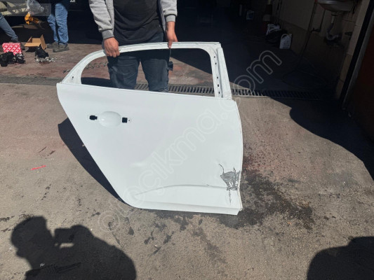 RENAULT MEGAN 4 BEYAZ SAĞ ARKA KAPI ORJINAL