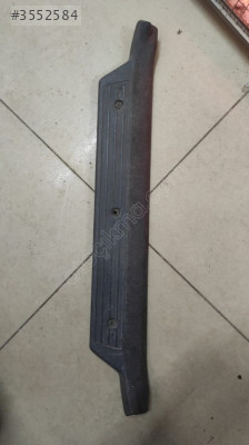 MAZDA EŞİK ÇITASI UC3968761