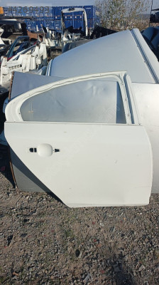 2013-17 VOLVO S60 SAĞ ARKA KAPI ÇIKMA ORJİNAL