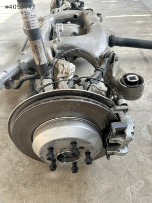 BMW 520İ G60 SOL ARKA TAŞIYICI 33306898357