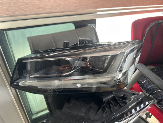 AUDİ Q2 ÇIKMA ORJİNAL HATASIZ SOL ÖN FAR GY