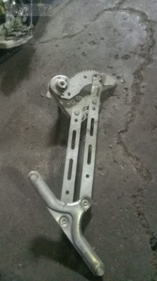Renault 9 sağ arka cam krikosu yedek parça