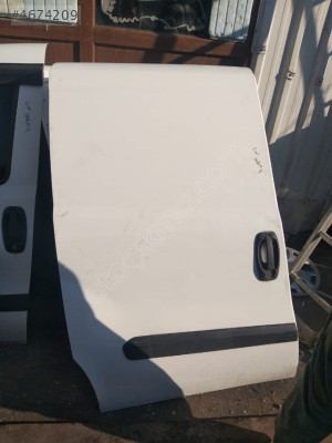 FIAT DOBLO 4 SAG SURGULU KAPI