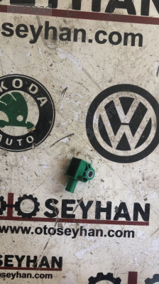 5K0959351 Volkswagen Golf 6 yan darbe sensörü