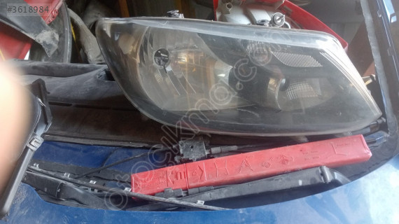 Vosvogen Caddy sağ ön far çıkma