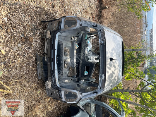 BMW E87 TAVAN ARKA