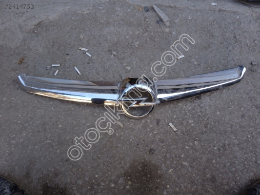 Opel Insignia A ön panjur nikelajı çıkma orjinal