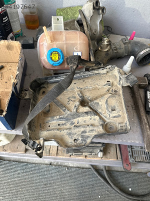 Fiat linea akü bağlantı ayağı alt plastiği fiorino 51882375