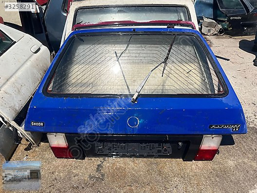 OTO CEMDEN ÇIKMA SKODA FAVORİT FORMAN BAGAJ KAPAĞI