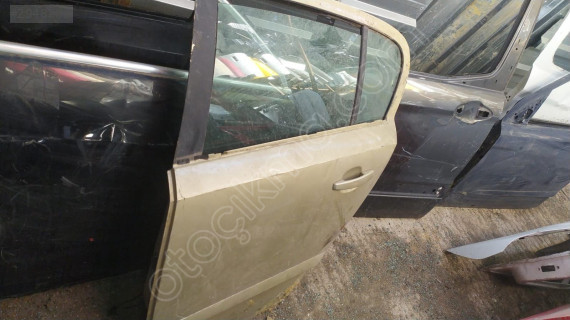 Opel astra h kapı