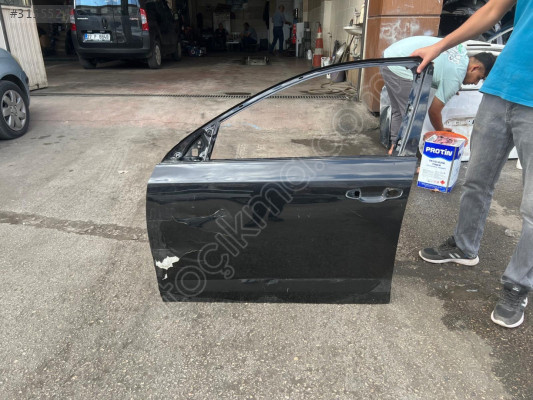 2013/2019 SKODA OCTOVIA SİYAH SOL ÖN KAPI ORJINAL