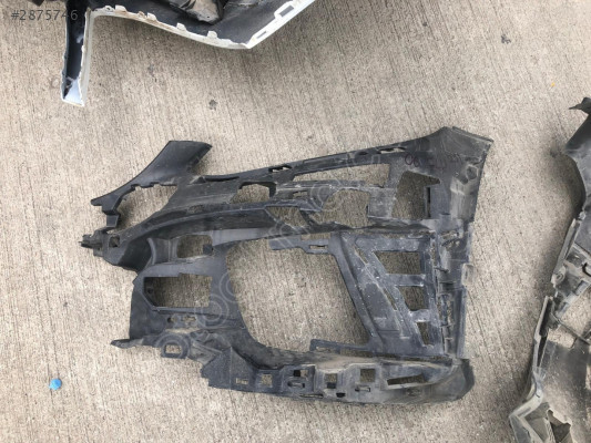 MERCEDES C SERİ W205 ÖN TAMPON SOL İÇ BRAKET 2058855702